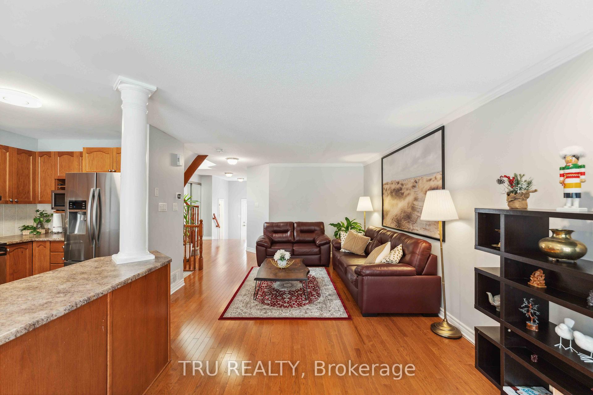 Photo 7 of 118 Tacom Circle, Ottawa, Barrhaven - Strandherd — HOMEH