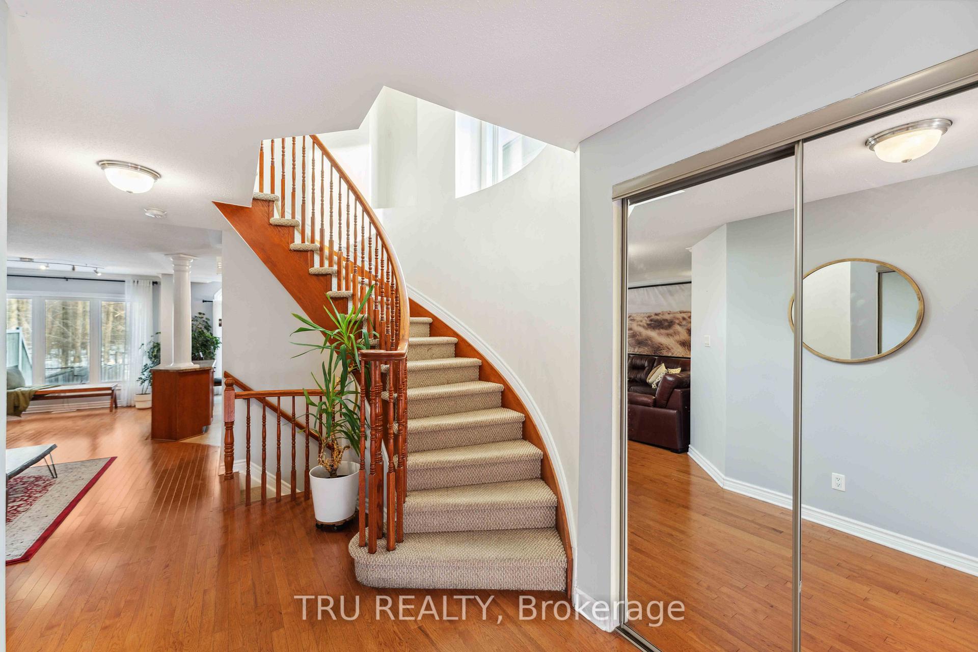 Photo 13 of 118 Tacom Circle, Ottawa, Barrhaven - Strandherd — HOMEH