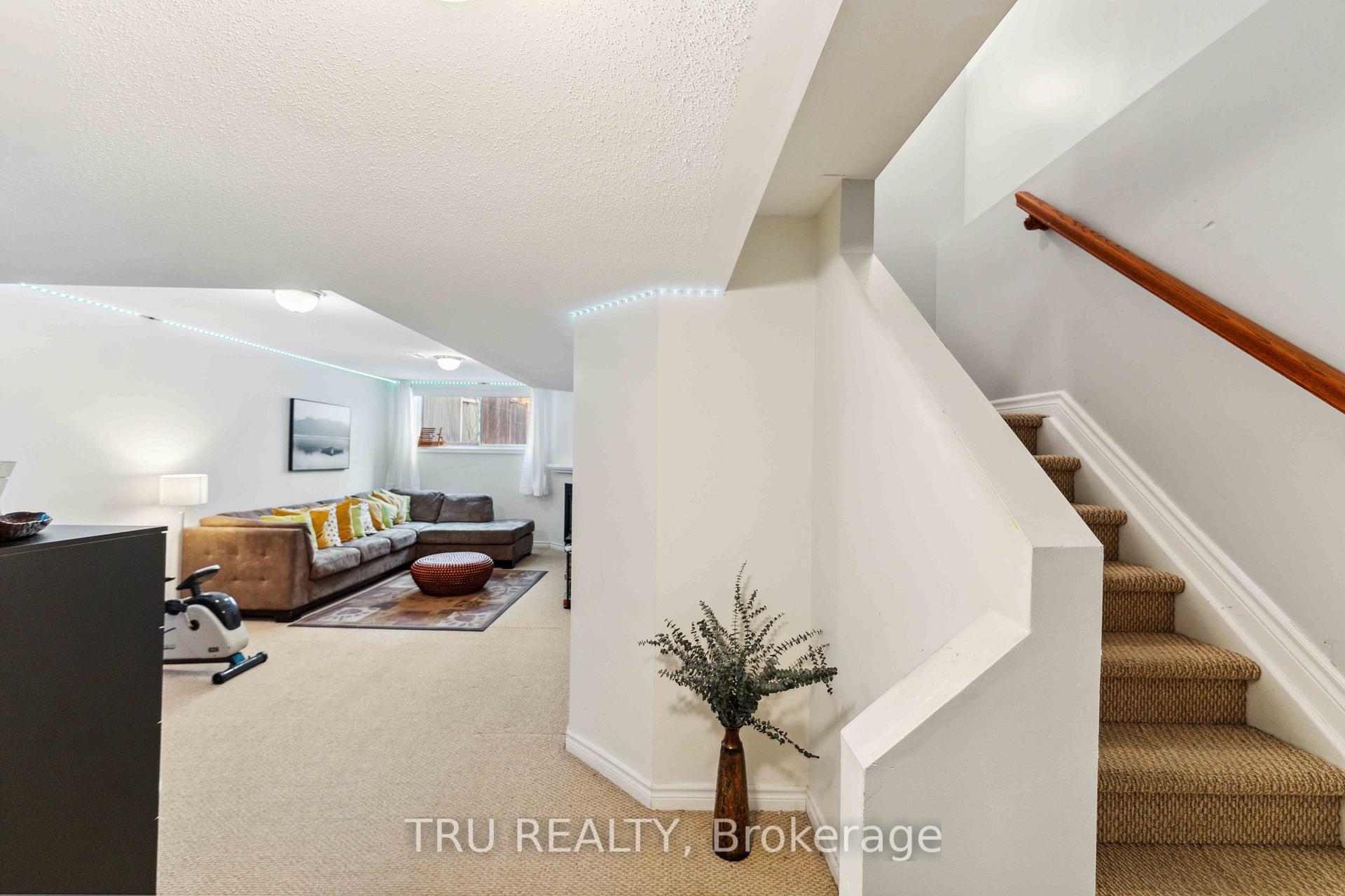 Photo 15 of 118 Tacom Circle, Ottawa, Barrhaven - Strandherd — HOMEH