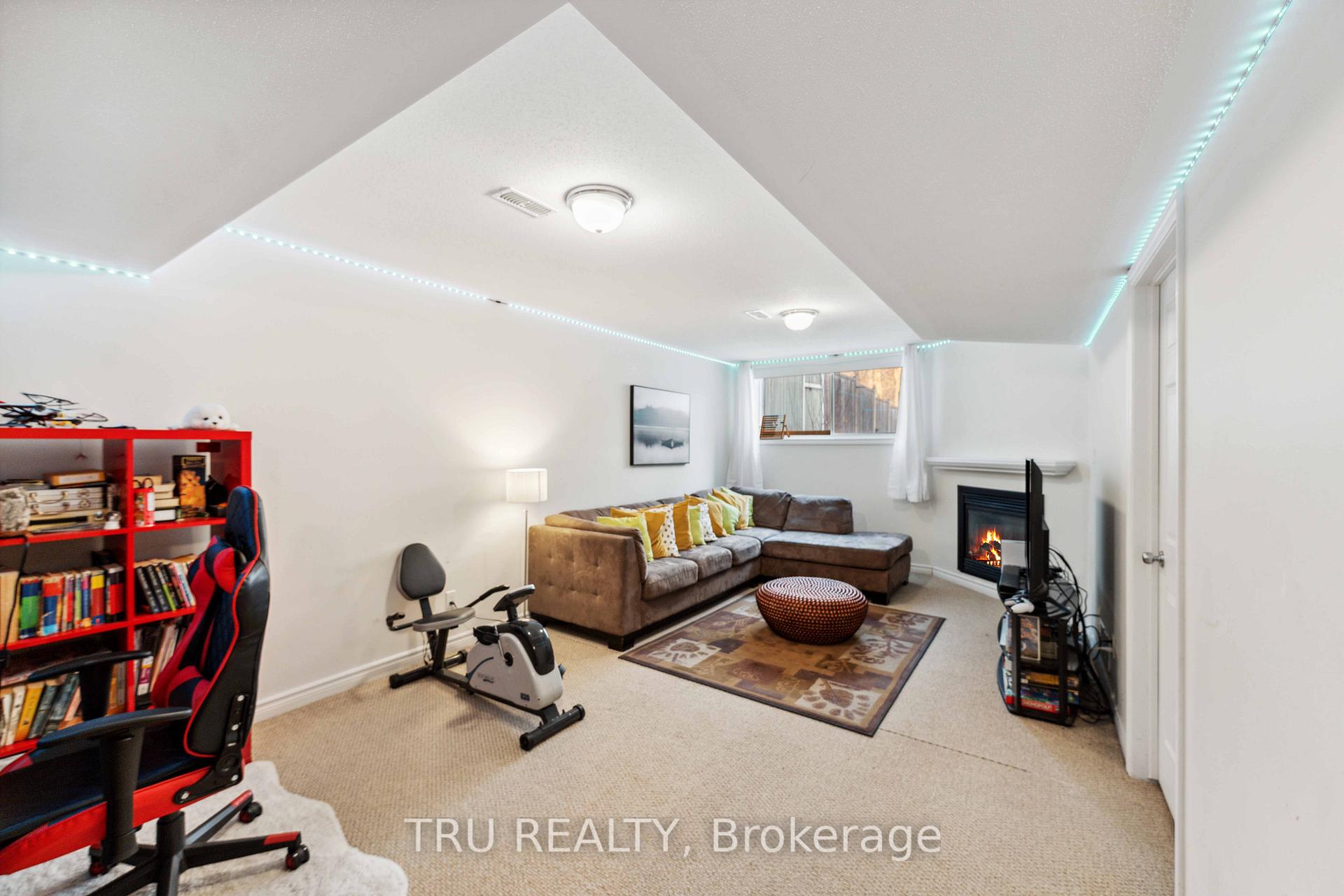 Photo 16 of 118 Tacom Circle, Ottawa, Barrhaven - Strandherd — HOMEH