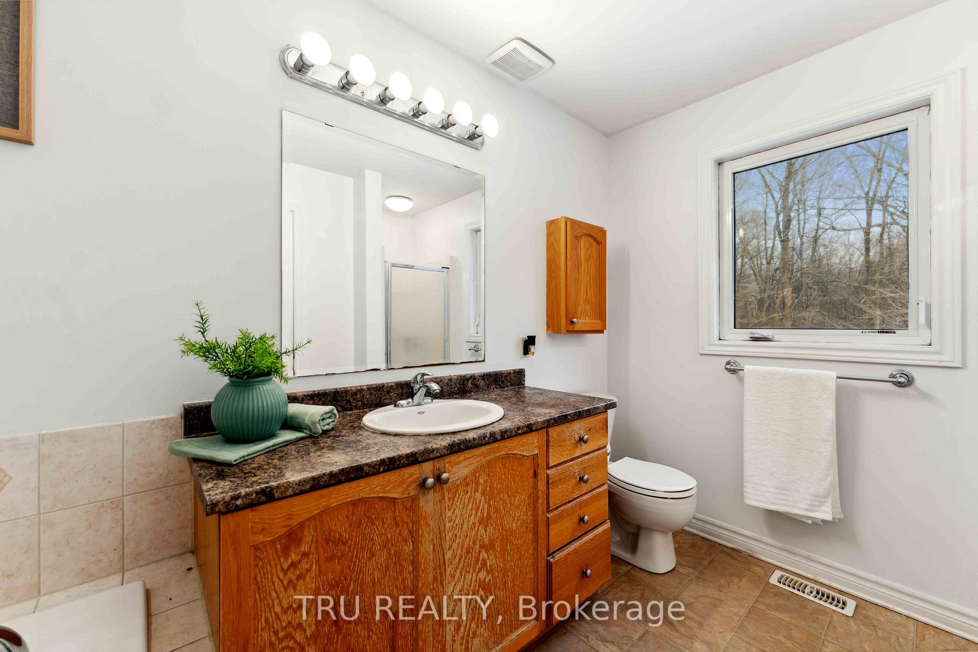 Photo 29 of 118 Tacom Circle, Ottawa, Barrhaven - Strandherd — HOMEH