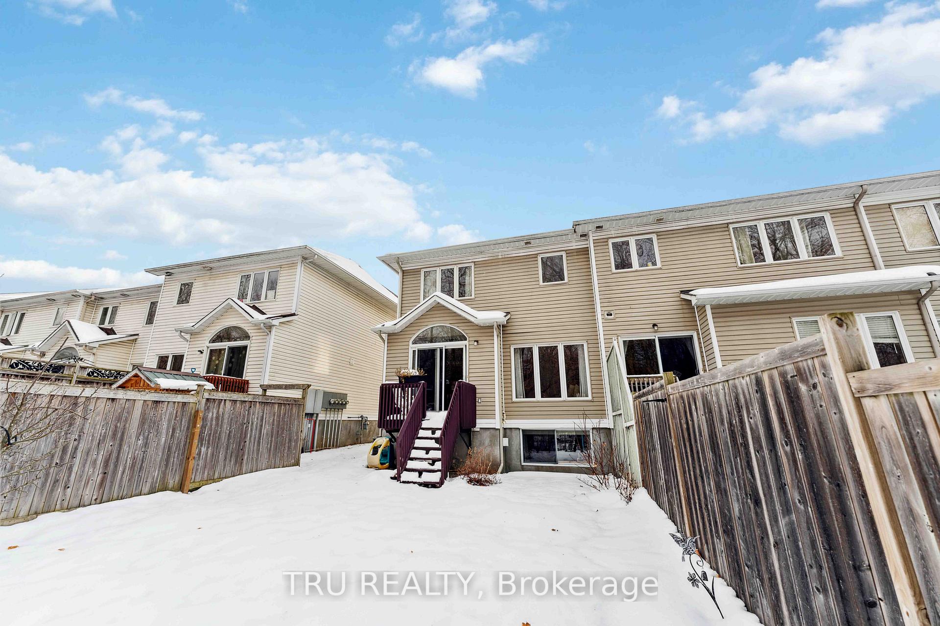 Photo 32 of 118 Tacom Circle, Ottawa, Barrhaven - Strandherd — HOMEH