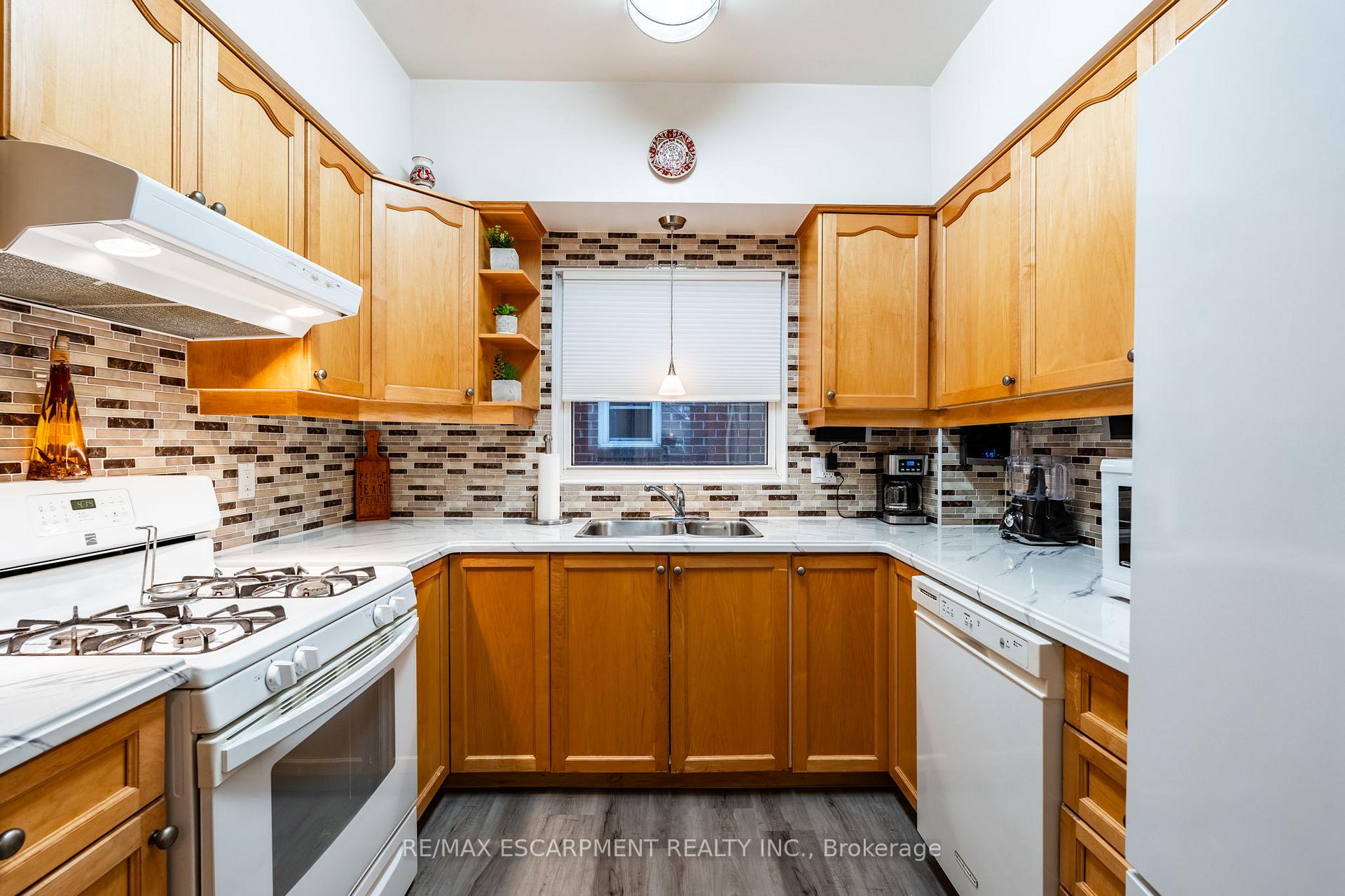 Photo 7 of 2154 Clipper Crescent, Burlington, Headon — HOMEH