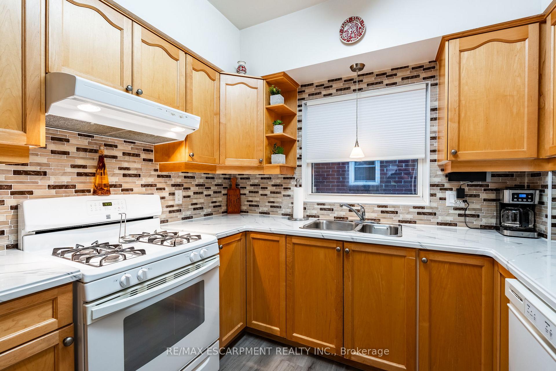 Photo 8 of 2154 Clipper Crescent, Burlington, Headon — HOMEH