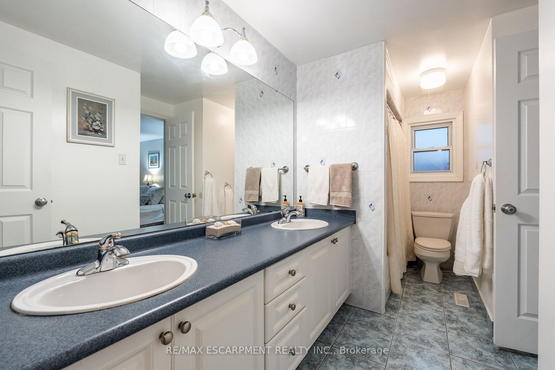 Photo 11 of 2154 Clipper Crescent, Burlington, Headon — HOMEH
