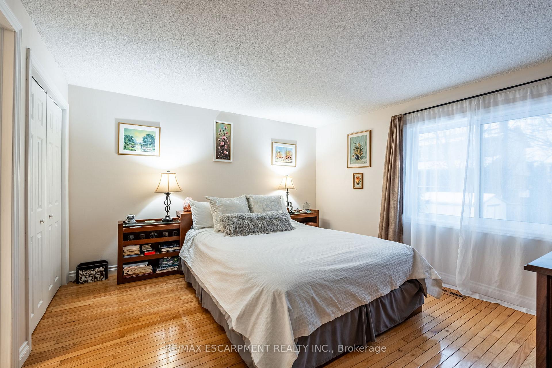 Photo 13 of 2154 Clipper Crescent, Burlington, Headon — HOMEH