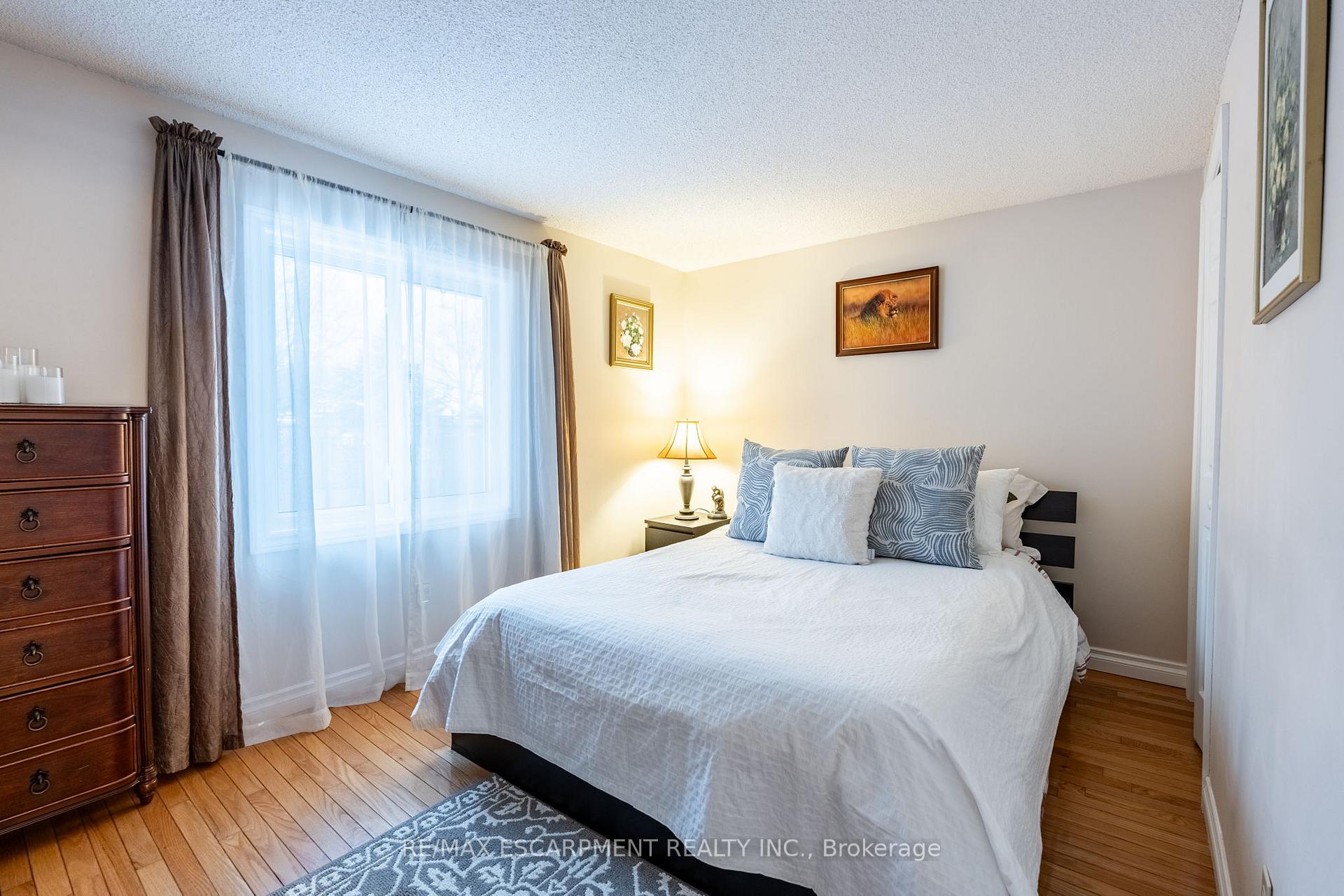 Photo 15 of 2154 Clipper Crescent, Burlington, Headon — HOMEH