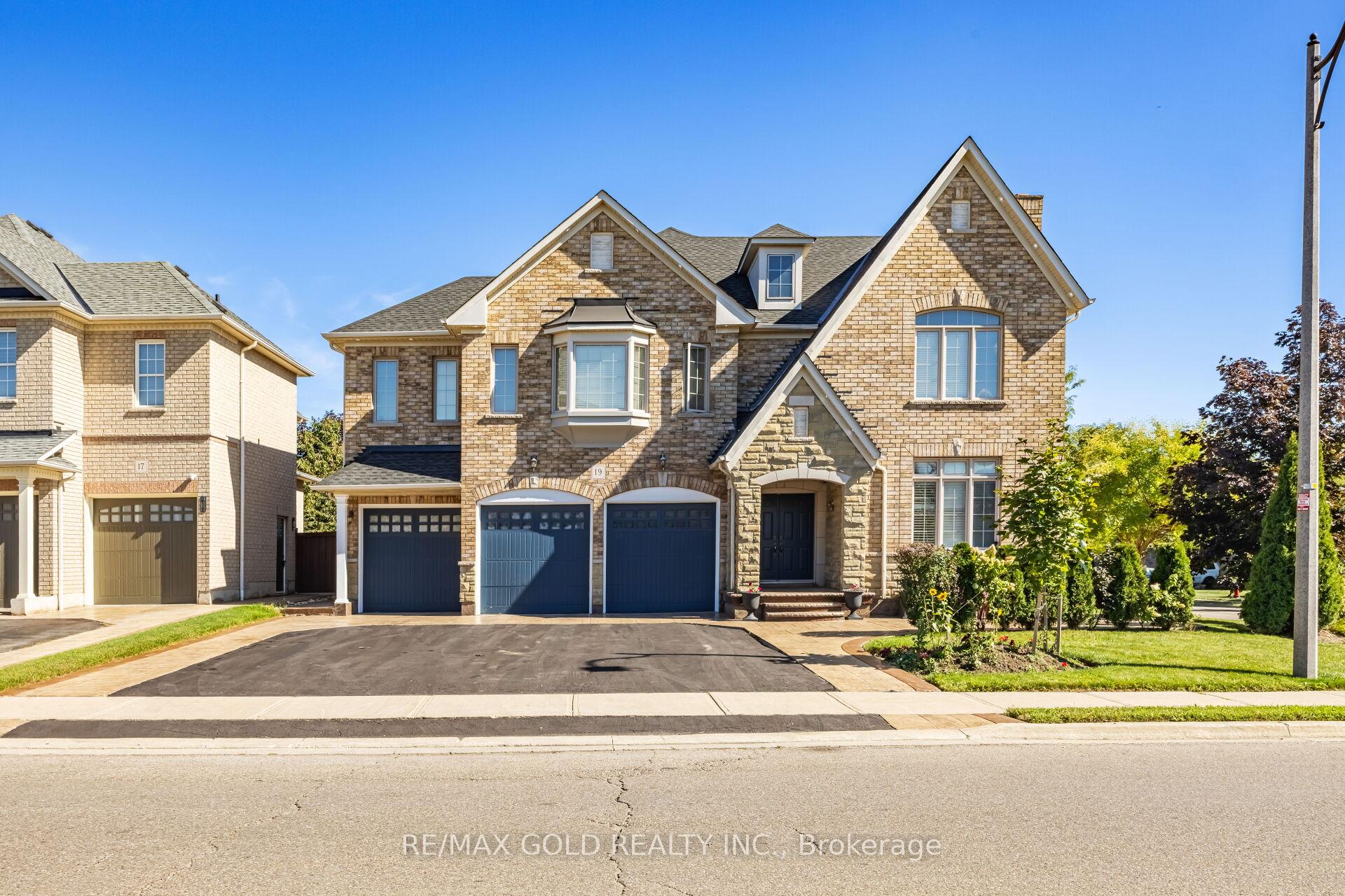 Photo 1 of 19 Eiffel Boulevard N, Brampton, Vales of Castlemore North — HOMEH