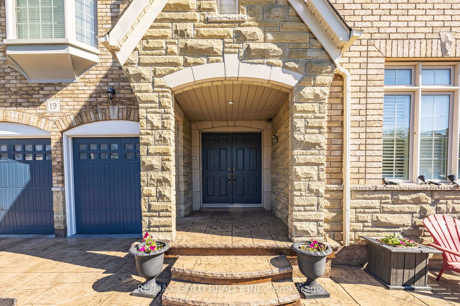 Photo 6 of 19 Eiffel Boulevard N, Brampton, Vales of Castlemore North — HOMEH