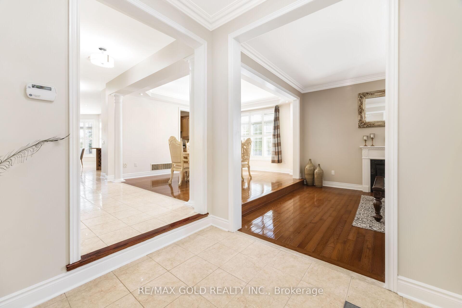 Photo 8 of 19 Eiffel Boulevard N, Brampton, Vales of Castlemore North — HOMEH