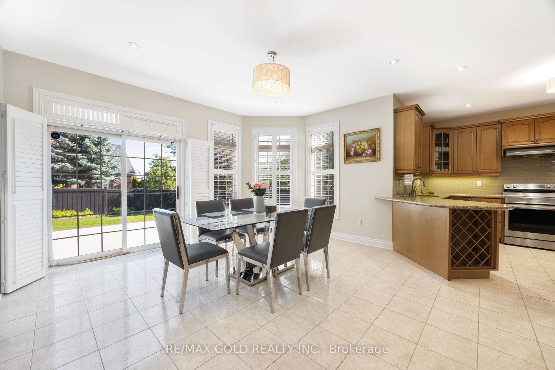 Photo 15 of 19 Eiffel Boulevard N, Brampton, Vales of Castlemore North — HOMEH