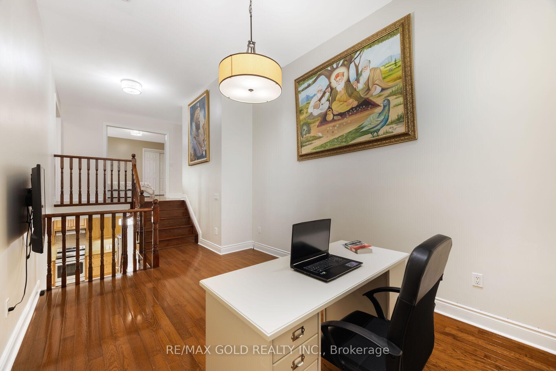 Photo 24 of 19 Eiffel Boulevard N, Brampton, Vales of Castlemore North — HOMEH