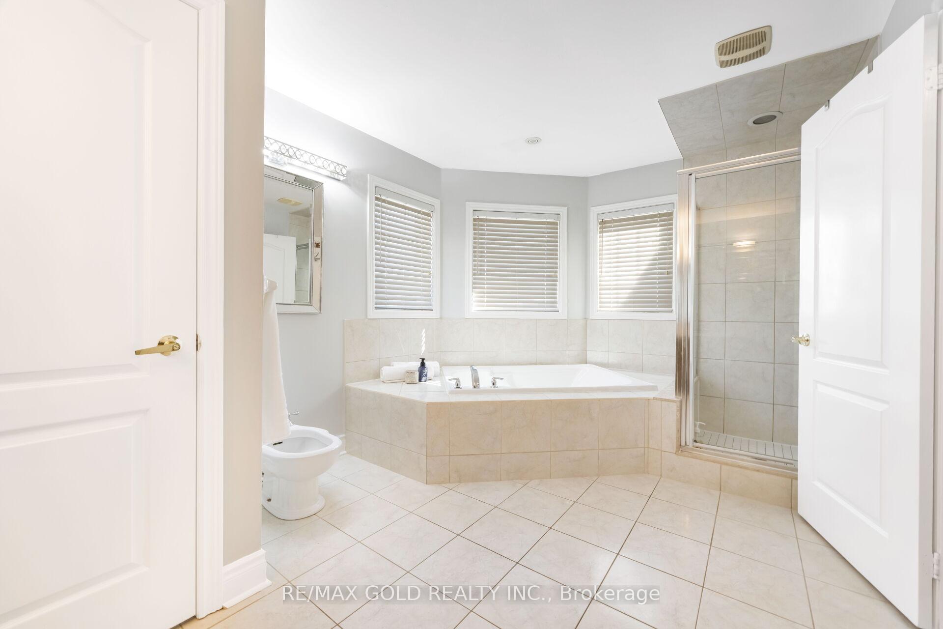 Photo 28 of 19 Eiffel Boulevard N, Brampton, Vales of Castlemore North — HOMEH