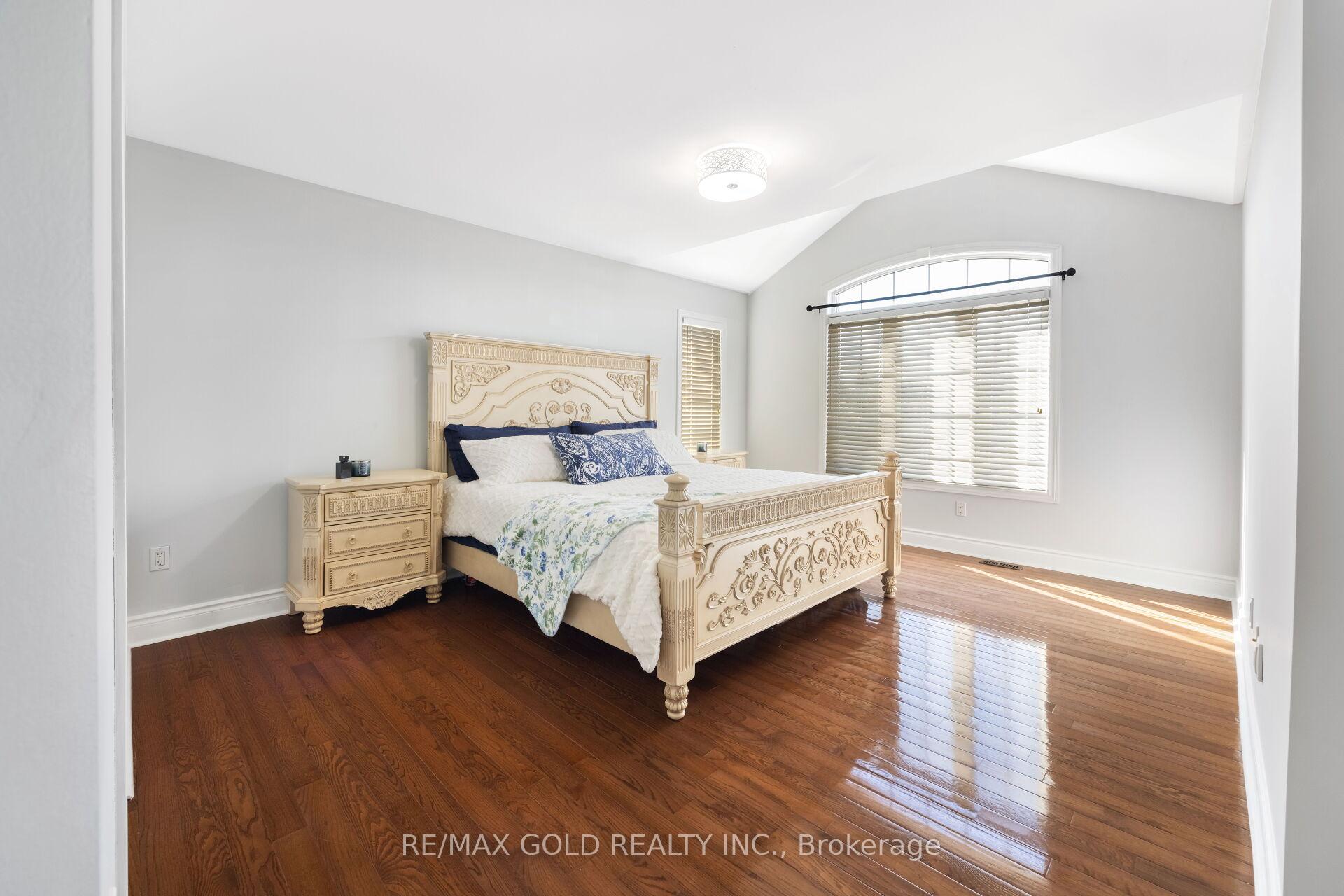 Photo 30 of 19 Eiffel Boulevard N, Brampton, Vales of Castlemore North — HOMEH