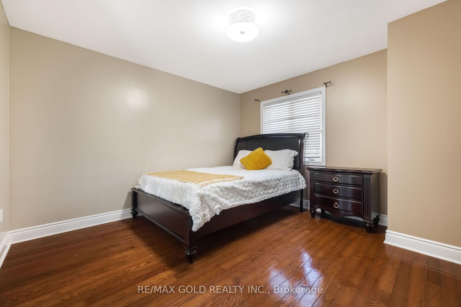 Photo 36 of 19 Eiffel Boulevard N, Brampton, Vales of Castlemore North — HOMEH