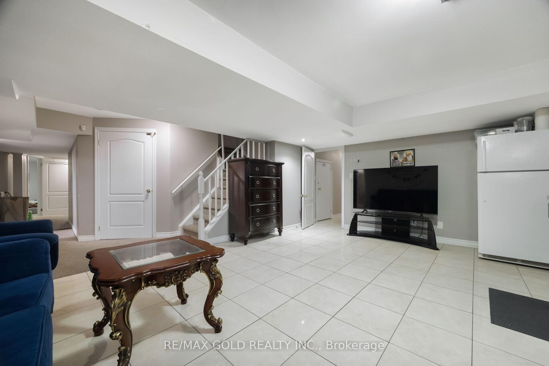 Photo 40 of 19 Eiffel Boulevard N, Brampton, Vales of Castlemore North — HOMEH