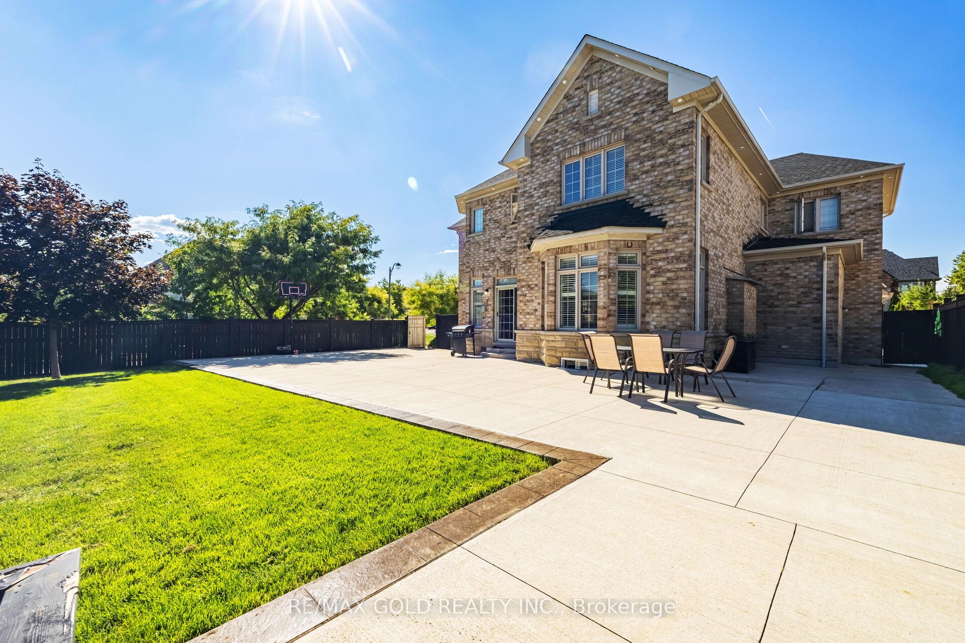 Photo 44 of 19 Eiffel Boulevard N, Brampton, Vales of Castlemore North — HOMEH