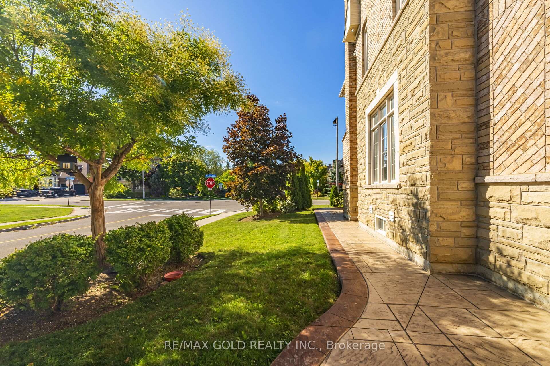 Photo 48 of 19 Eiffel Boulevard N, Brampton, Vales of Castlemore North — HOMEH
