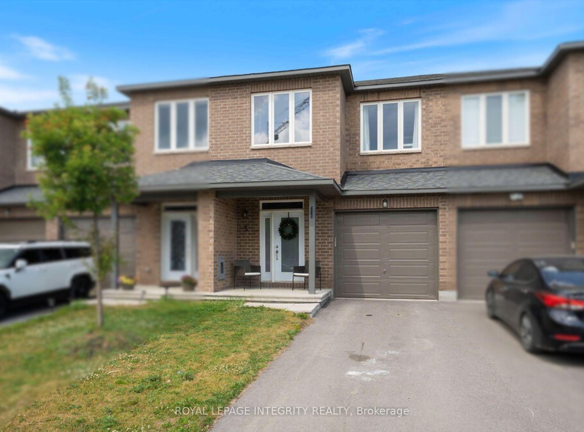 Photo 2 of 5 Mcphail Road, Carleton Place — HOMEH