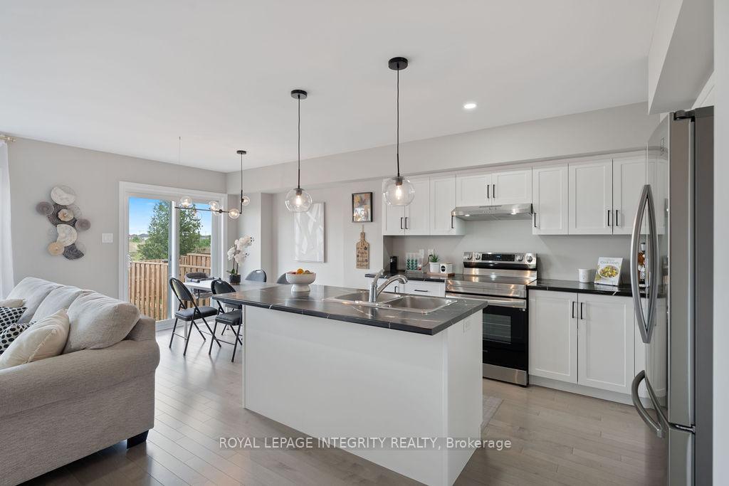 Photo 9 of 5 Mcphail Road, Carleton Place — HOMEH