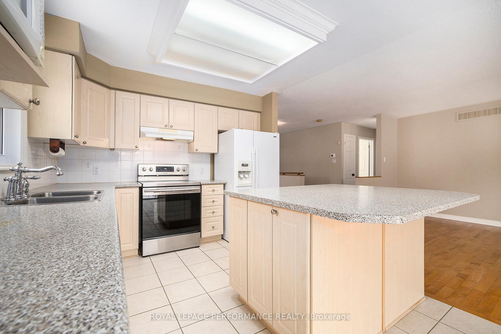 Photo 11 of 70 Forest Gate Way, Ottawa, Barrhaven East — HOMEH