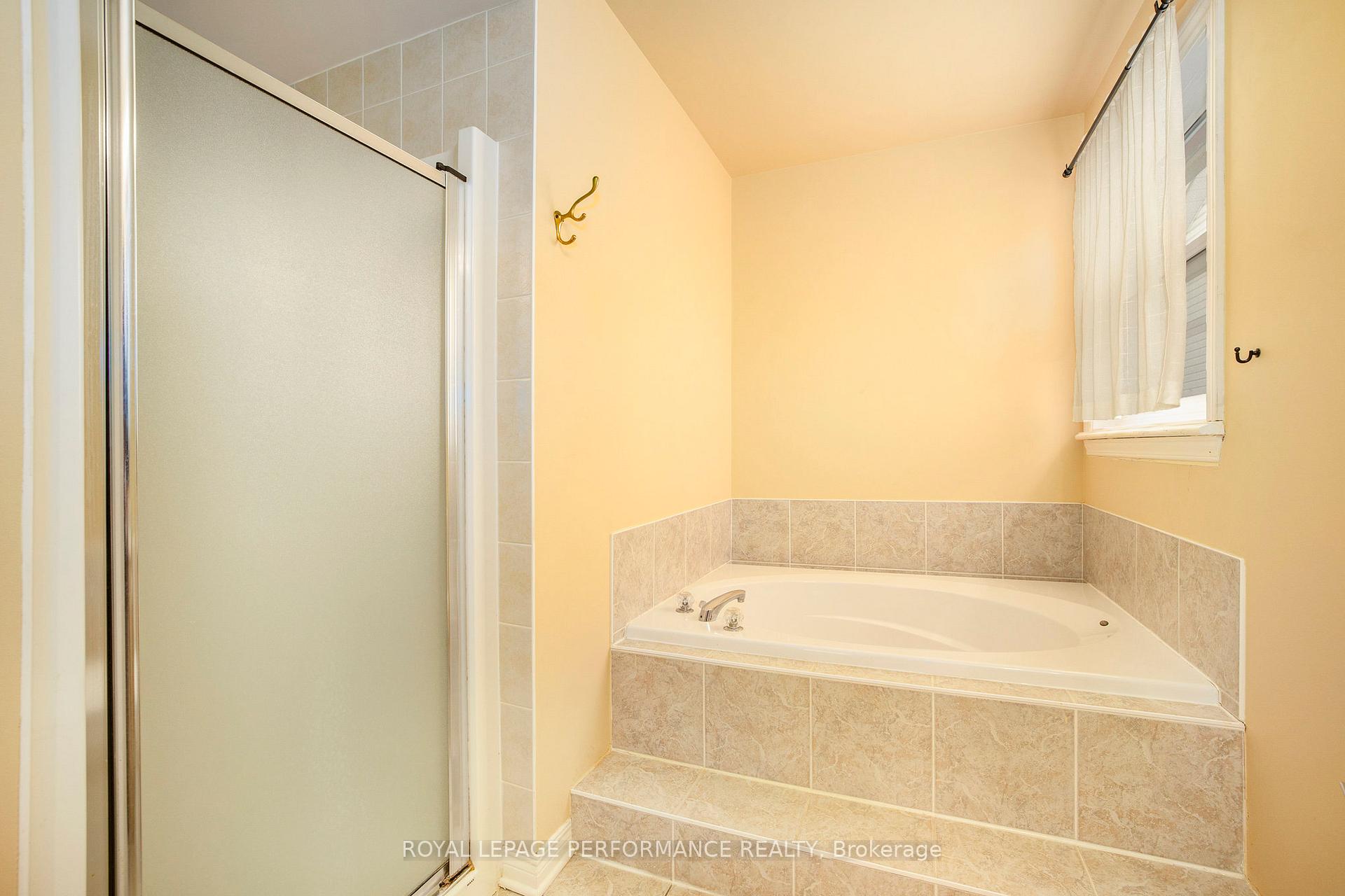 Photo 17 of 70 Forest Gate Way, Ottawa, Barrhaven East — HOMEH