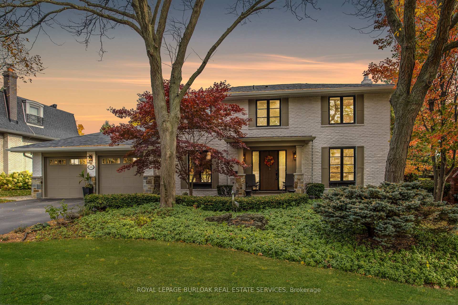 Photo 2 of 2091 Canterbury Drive, Burlington, Tyandaga — HOMEH