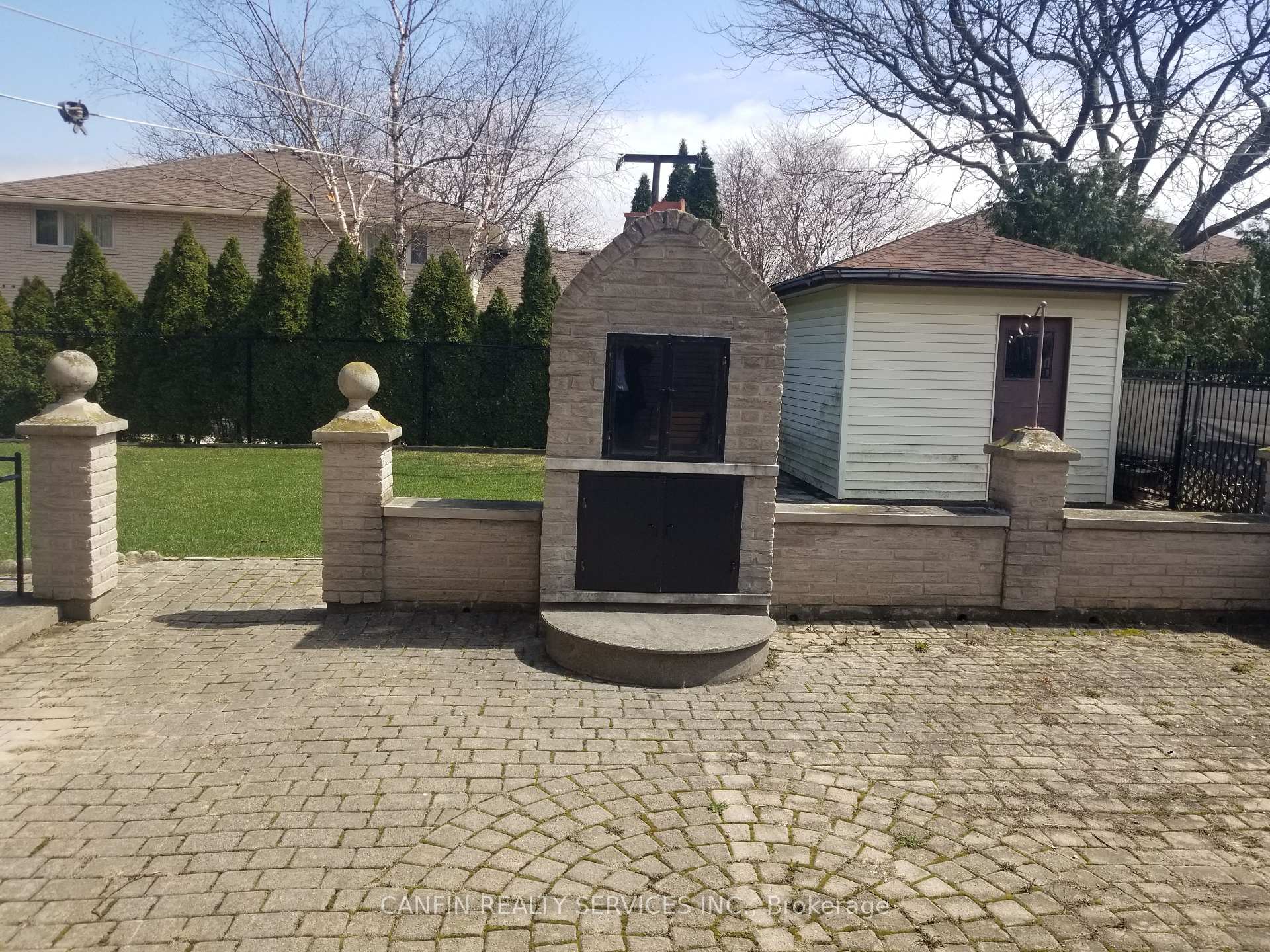 Photo 3 of 39 Corinthian Drive, Hamilton, Albion Falls — HOMEH