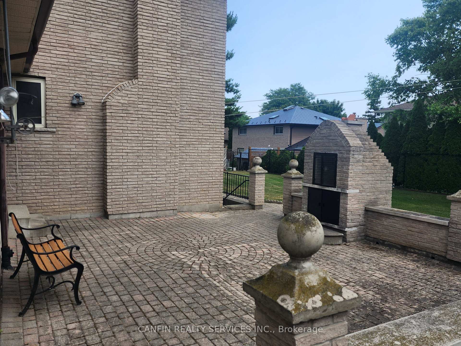 Photo 4 of 39 Corinthian Drive, Hamilton, Albion Falls — HOMEH