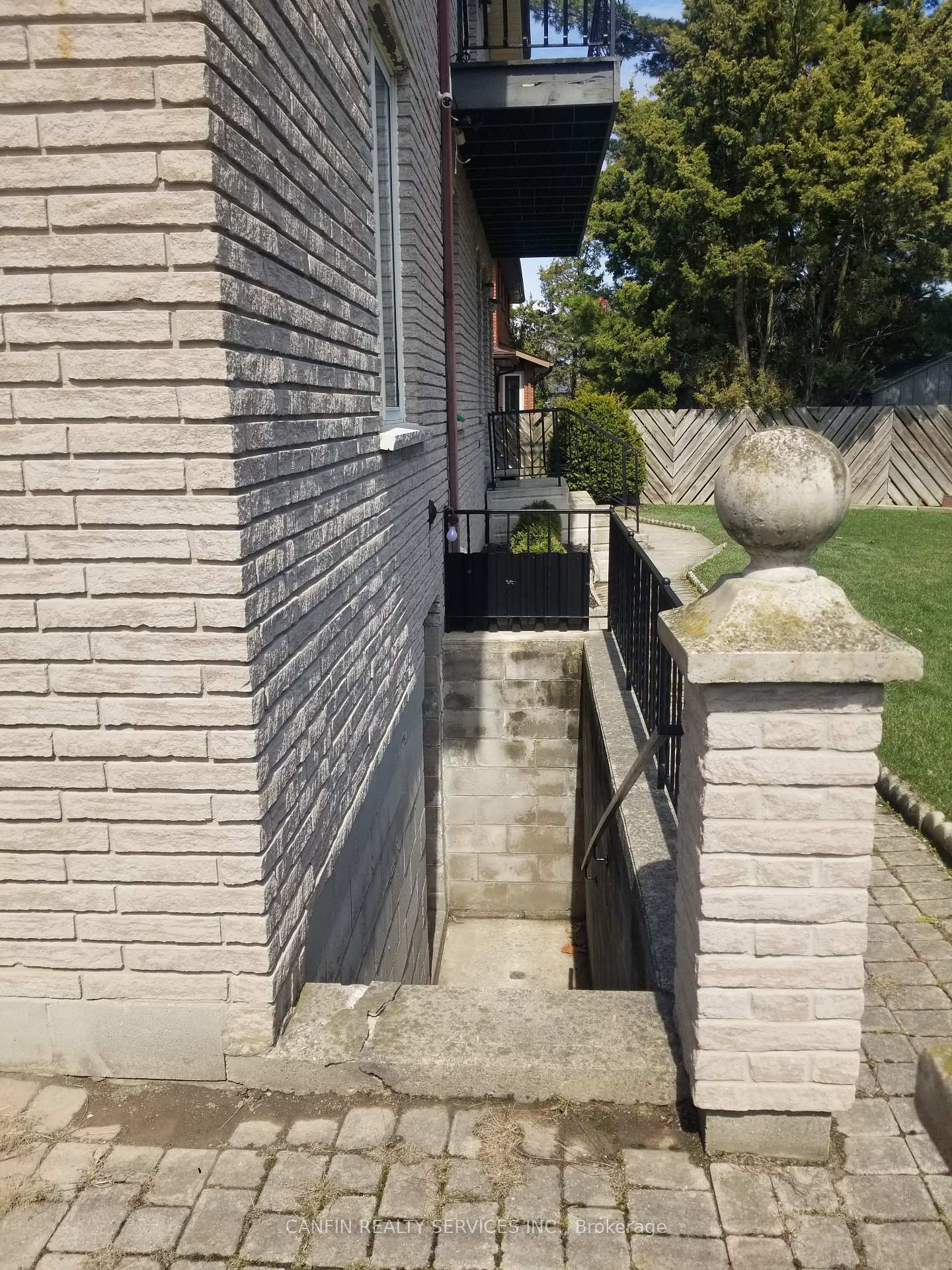 Photo 5 of 39 Corinthian Drive, Hamilton, Albion Falls — HOMEH
