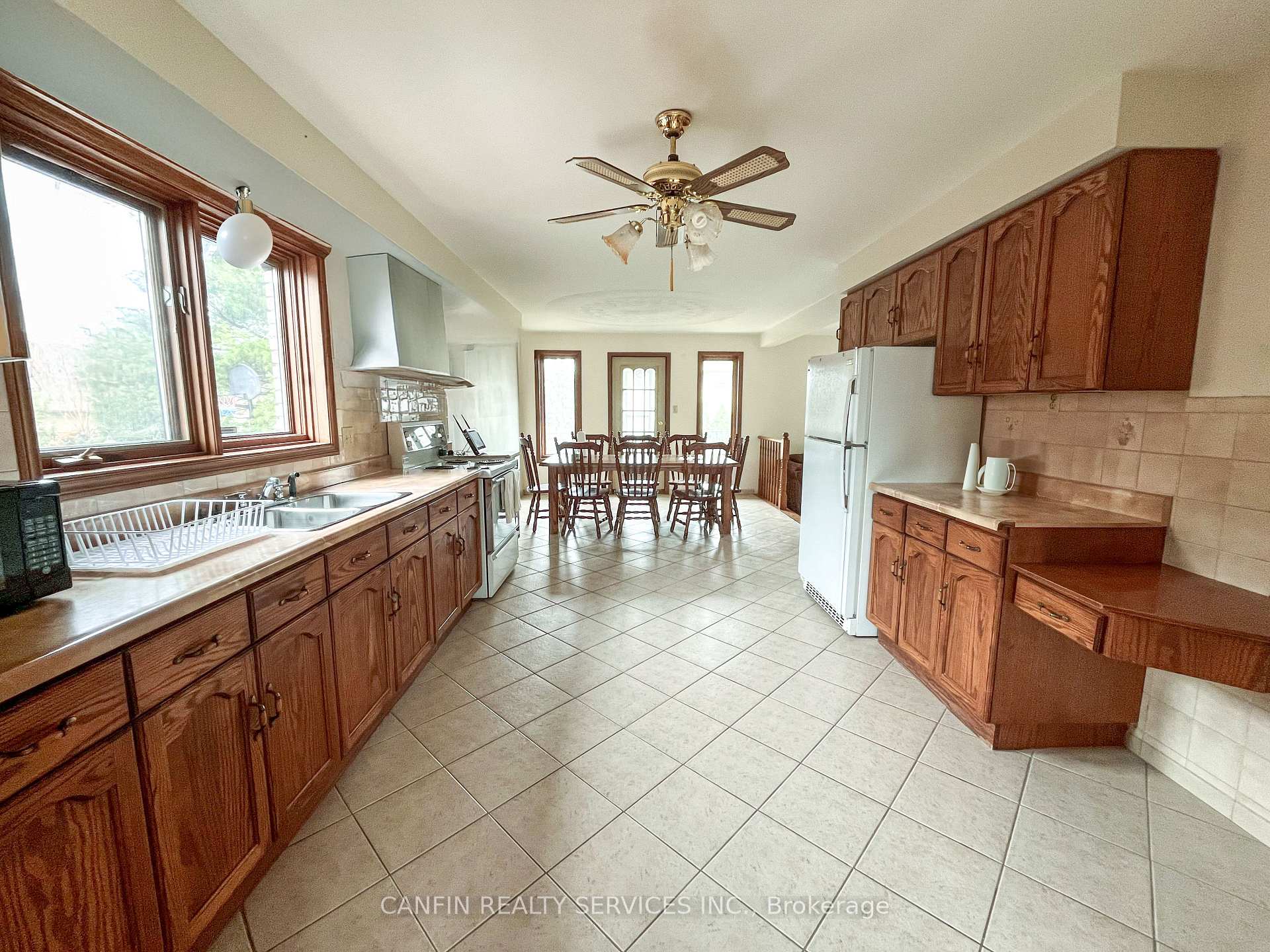 Photo 10 of 39 Corinthian Drive, Hamilton, Albion Falls — HOMEH