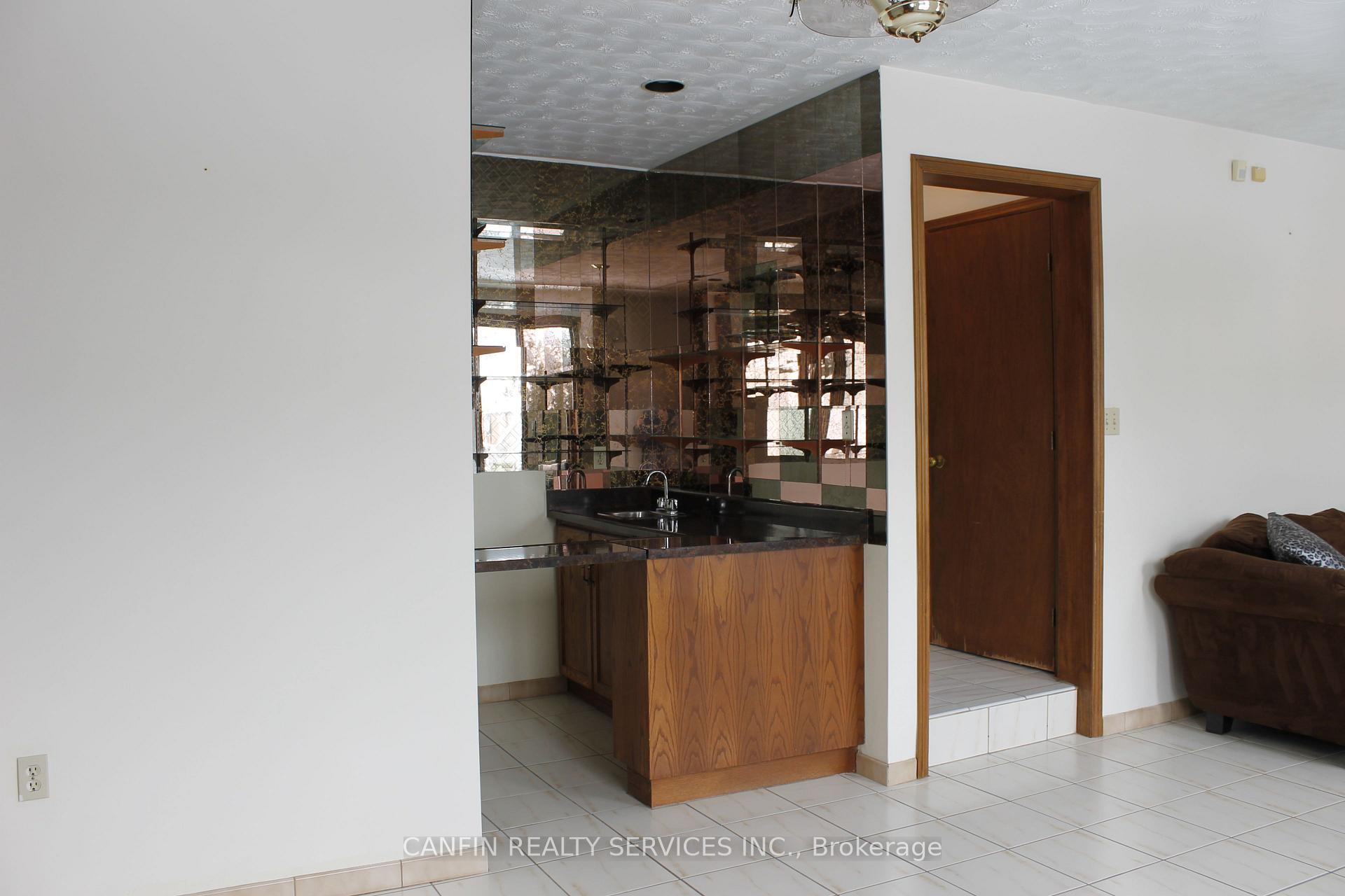 Photo 15 of 39 Corinthian Drive, Hamilton, Albion Falls — HOMEH