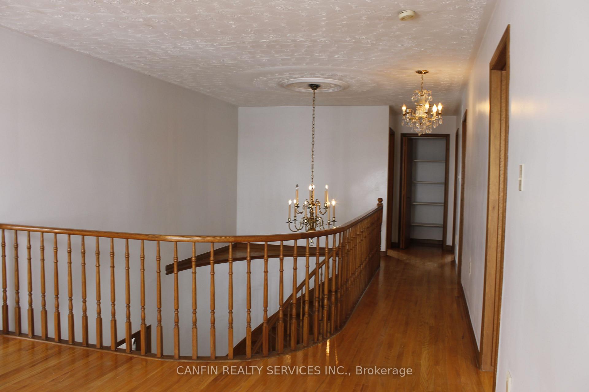 Photo 19 of 39 Corinthian Drive, Hamilton, Albion Falls — HOMEH