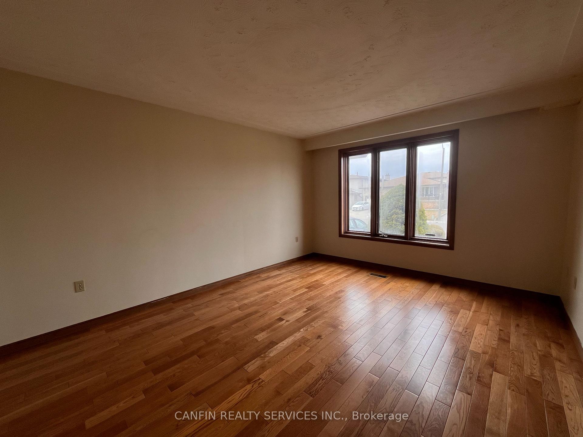 Photo 26 of 39 Corinthian Drive, Hamilton, Albion Falls — HOMEH