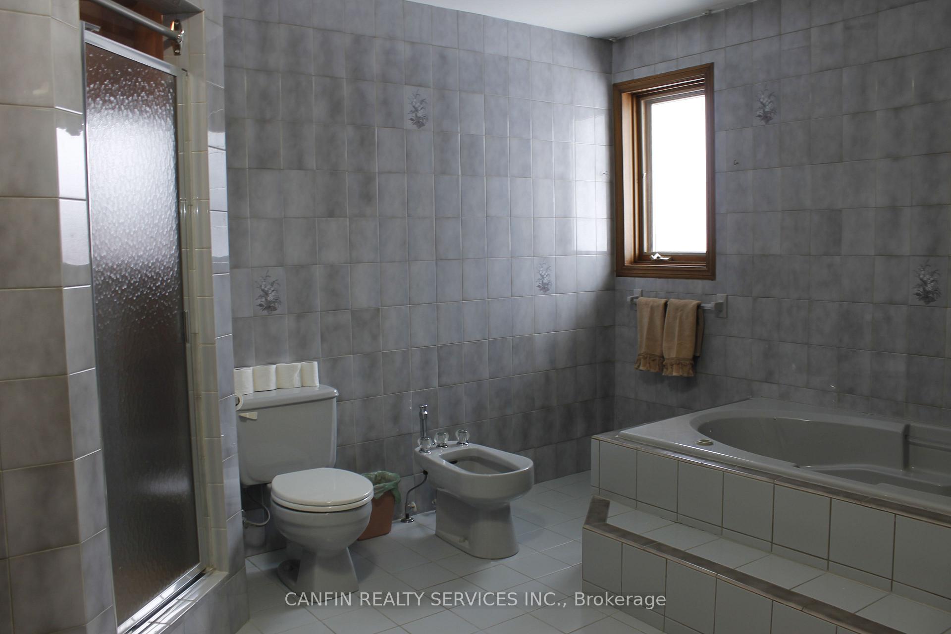 Photo 30 of 39 Corinthian Drive, Hamilton, Albion Falls — HOMEH