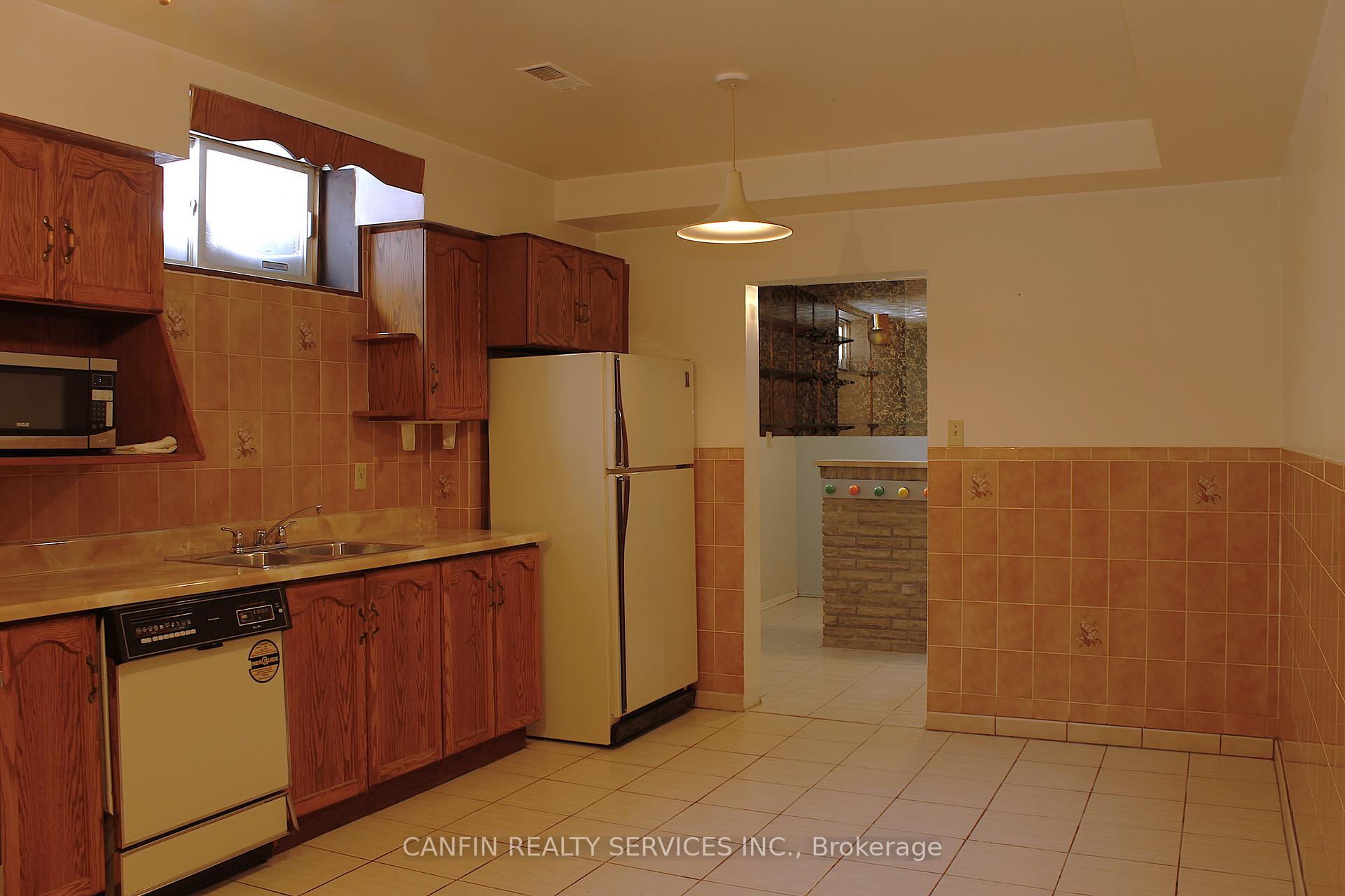 Photo 32 of 39 Corinthian Drive, Hamilton, Albion Falls — HOMEH