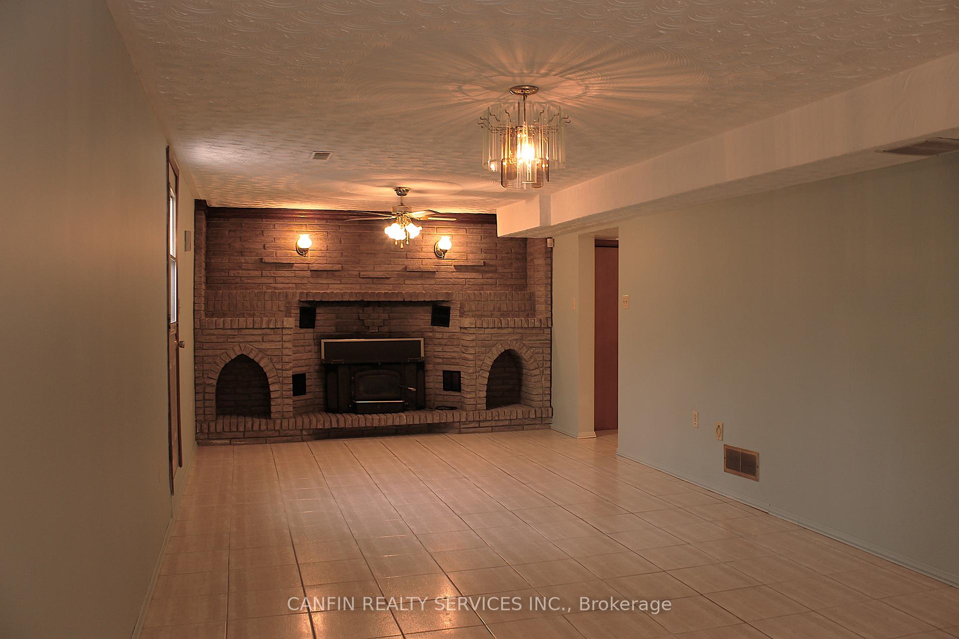 Photo 33 of 39 Corinthian Drive, Hamilton, Albion Falls — HOMEH