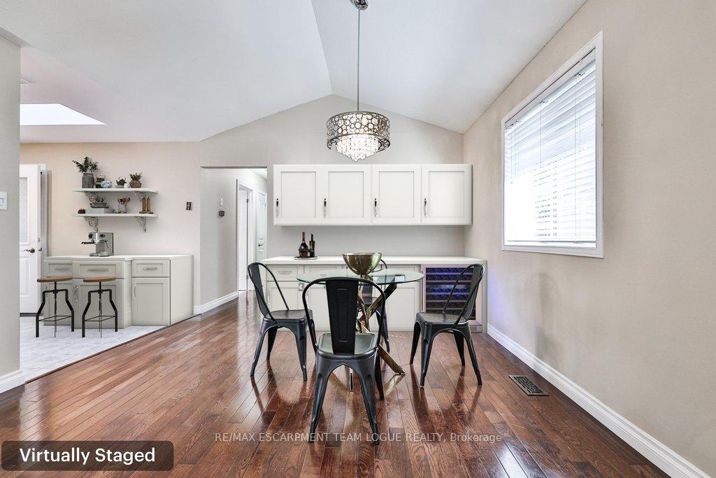 Photo 8 of 2911 Darien Road, Burlington, Rose — HOMEH