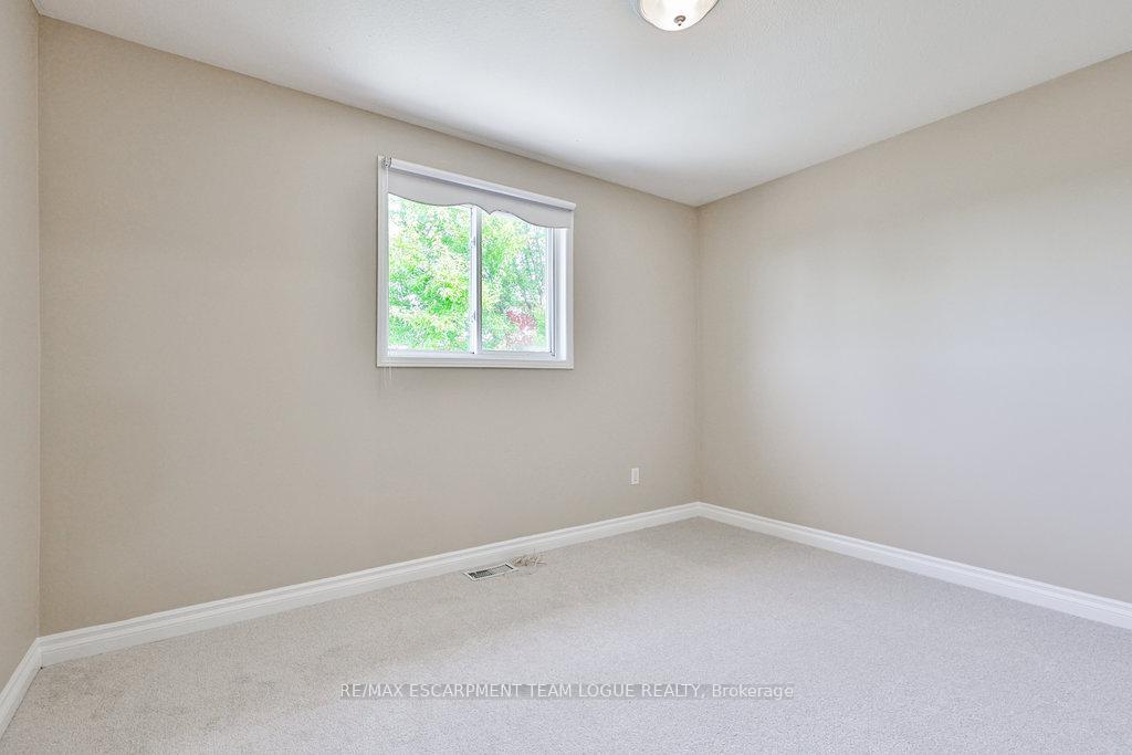 Photo 18 of 2911 Darien Road, Burlington, Rose — HOMEH
