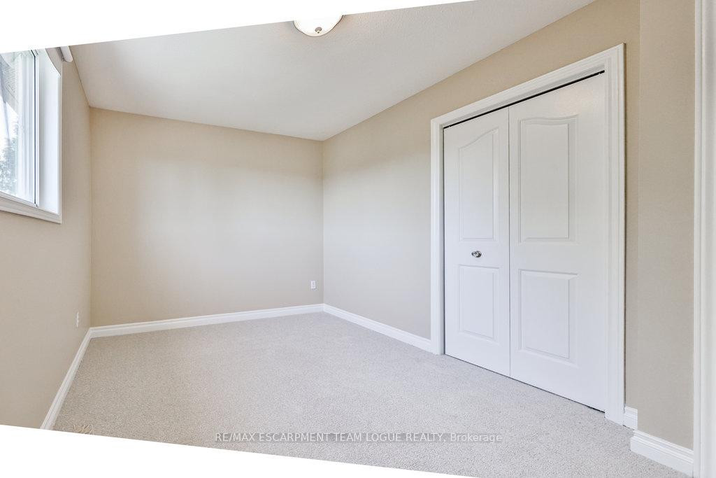 Photo 19 of 2911 Darien Road, Burlington, Rose — HOMEH
