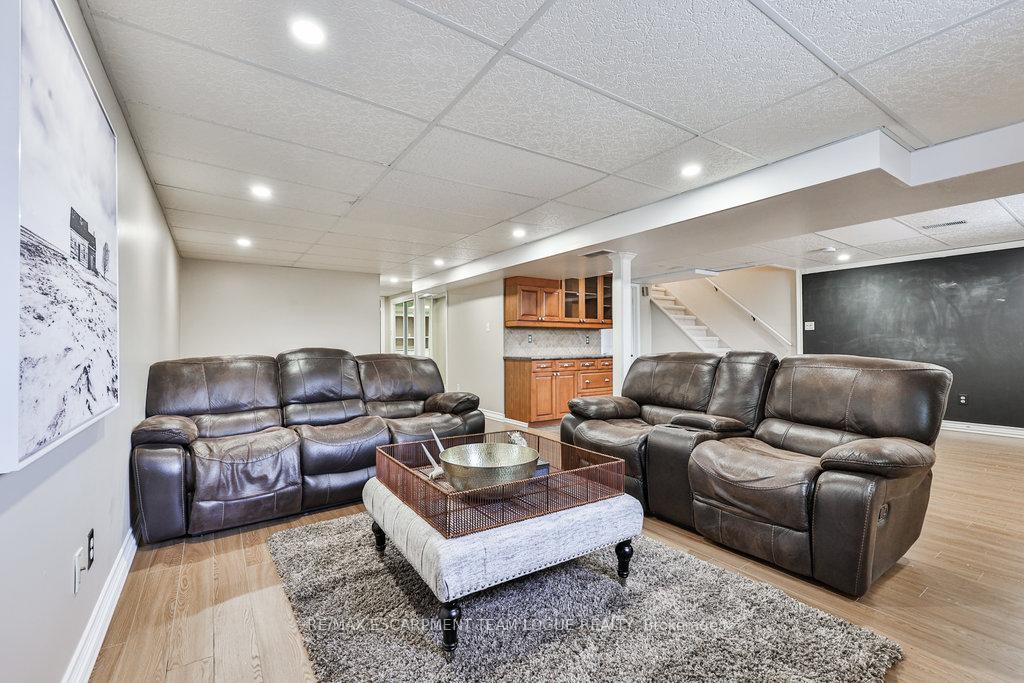 Photo 28 of 2911 Darien Road, Burlington, Rose — HOMEH