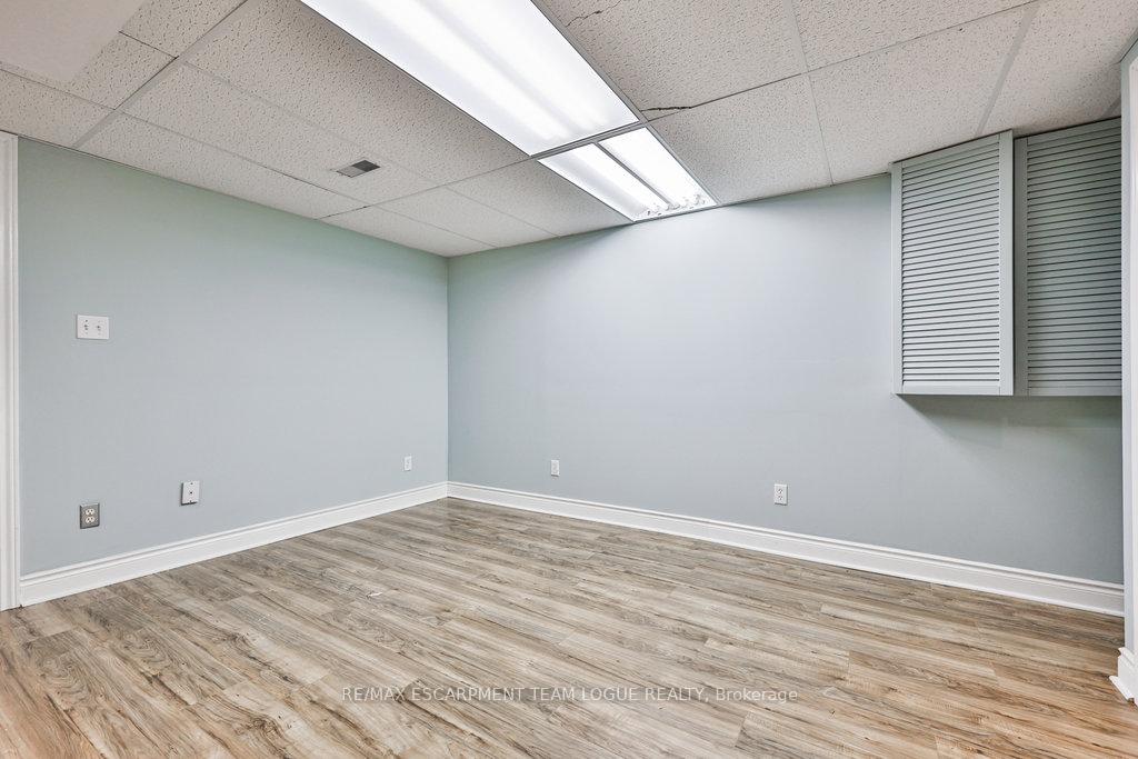 Photo 30 of 2911 Darien Road, Burlington, Rose — HOMEH