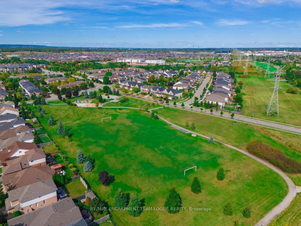 Photo 39 of 2911 Darien Road, Burlington, Rose — HOMEH