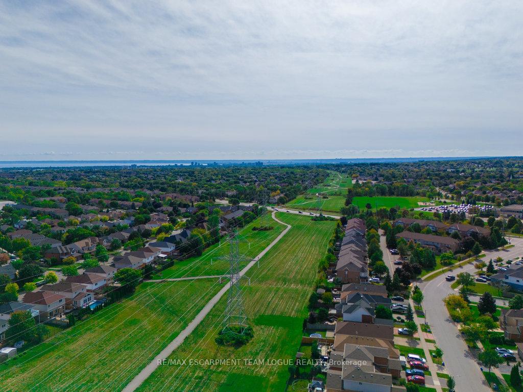 Photo 40 of 2911 Darien Road, Burlington, Rose — HOMEH