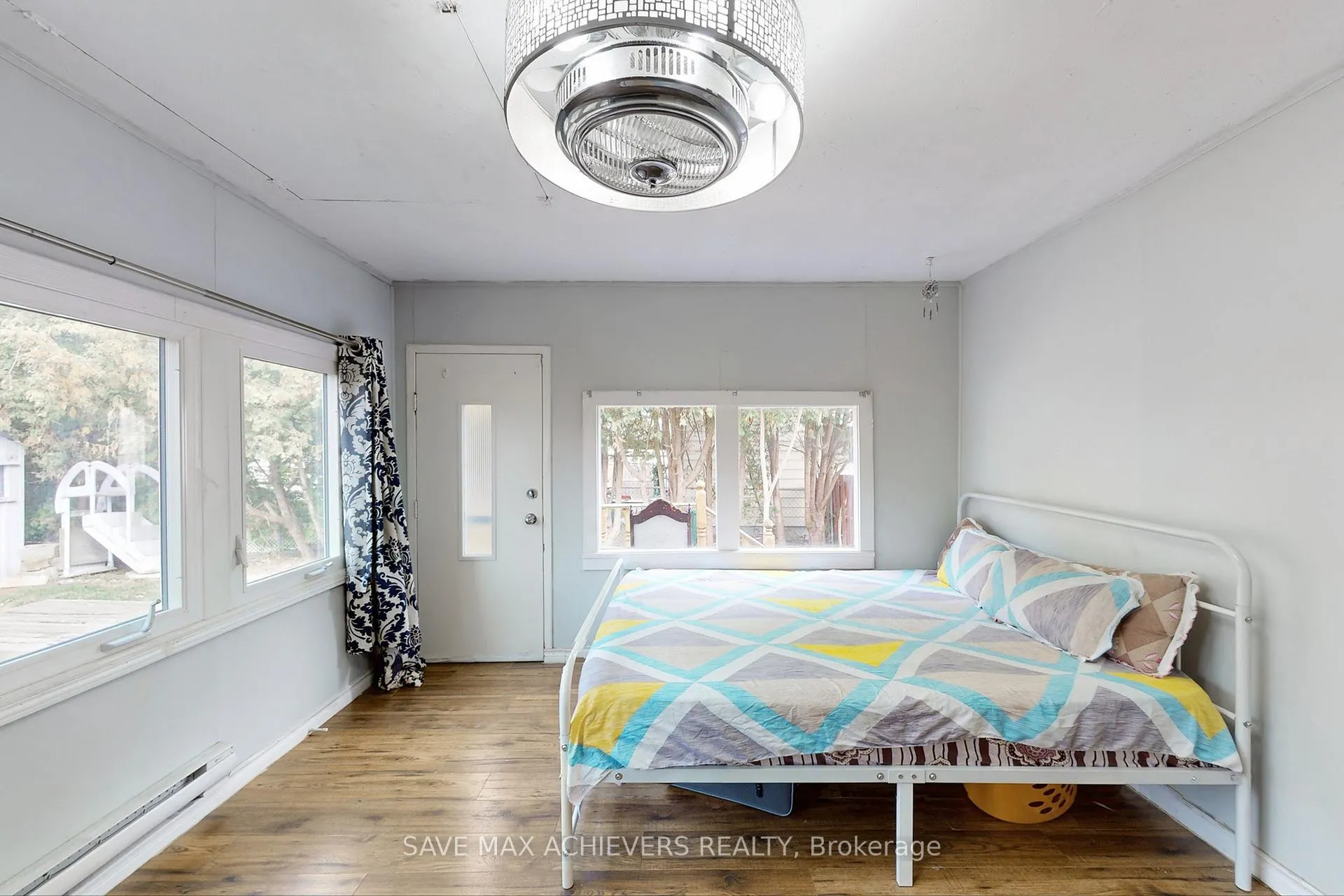 Photo 16 of 43 Normanhurst Avenue, Hamilton, Normanhurst — HOMEH