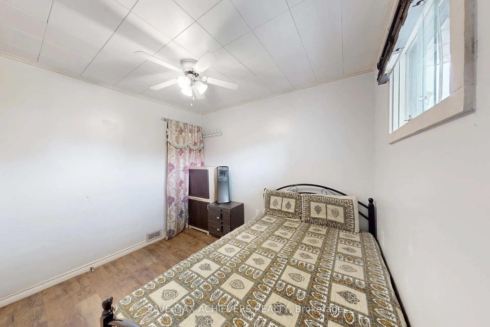Photo 24 of 43 Normanhurst Avenue, Hamilton, Normanhurst — HOMEH