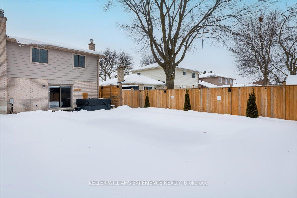 Photo 39 of 37 Peacock Lane, Barrie, Allandale Heights — HOMEH