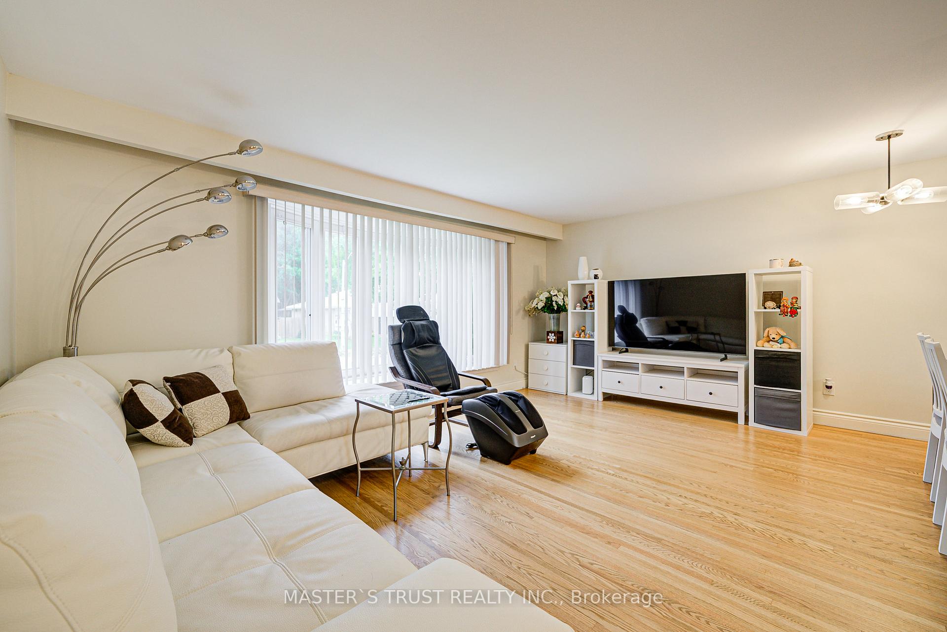 Photo 10 of 55 Hill Drive, Aurora, Hills of St Andrew — HOMEH