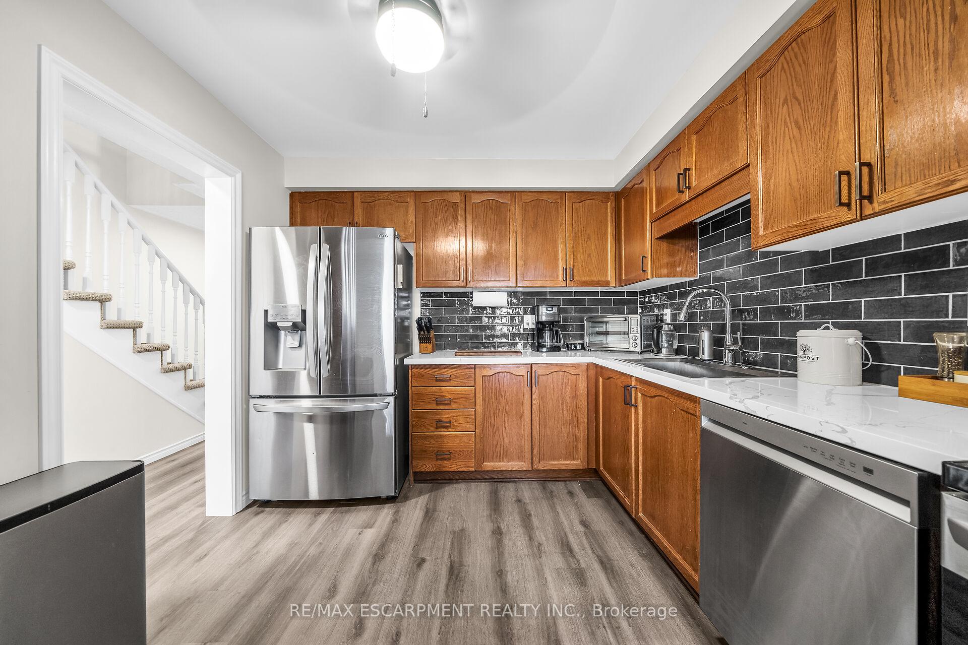 Photo 7 of 5115 Silvercreek Drive, Burlington, Uptown — HOMEH