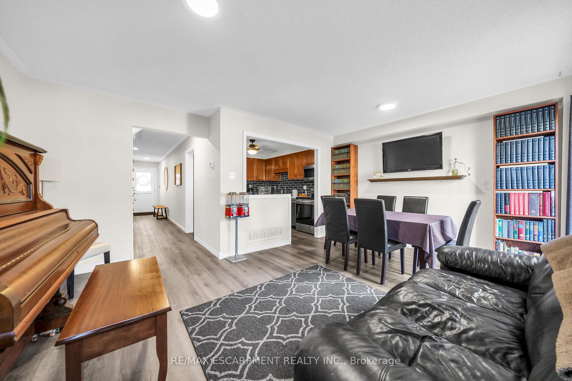Photo 11 of 5115 Silvercreek Drive, Burlington, Uptown — HOMEH